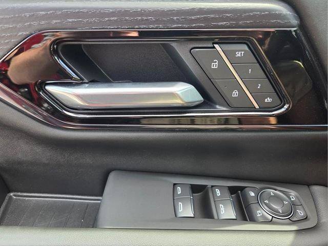 Certified 2026 GMC Yukon AT4 Ultimate w/ LPO, Floor Liner Package AWD/4WD image 25