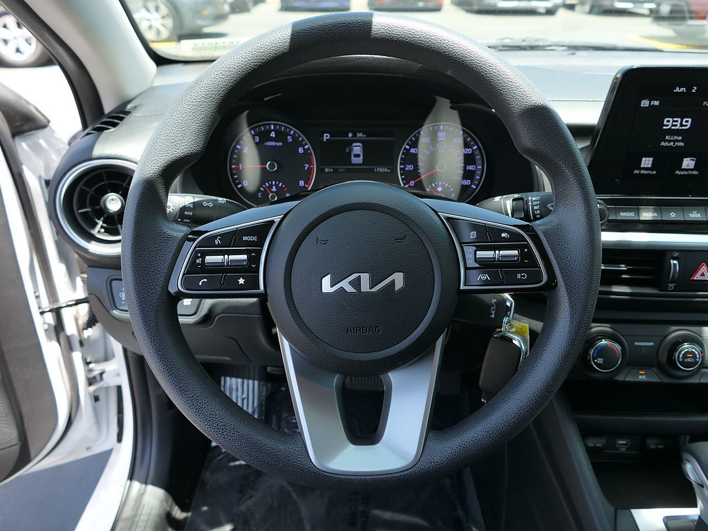 Used 2023 Kia Forte LXS w/ LXS Technology Package FWD image 17