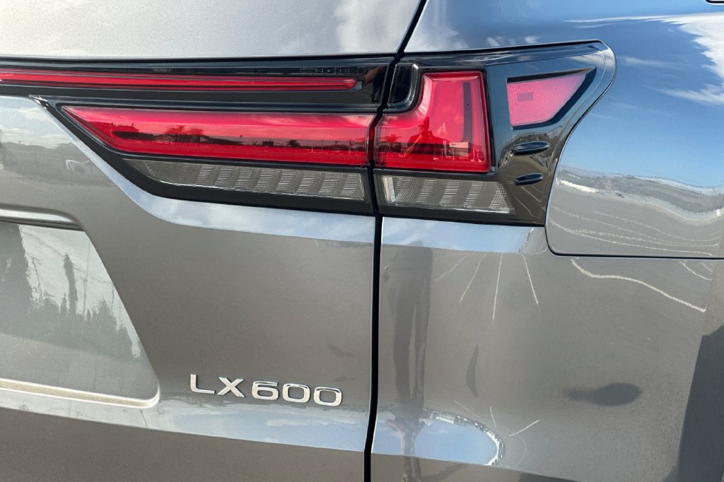 Used 2023 Lexus LX 600 F Sport AWD/4WD image 27