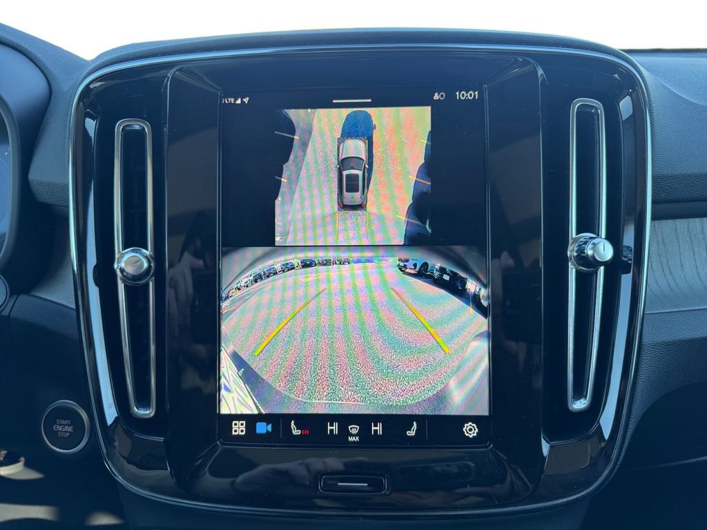 Certified 2025 Volvo XC40 B5 Plus image 19