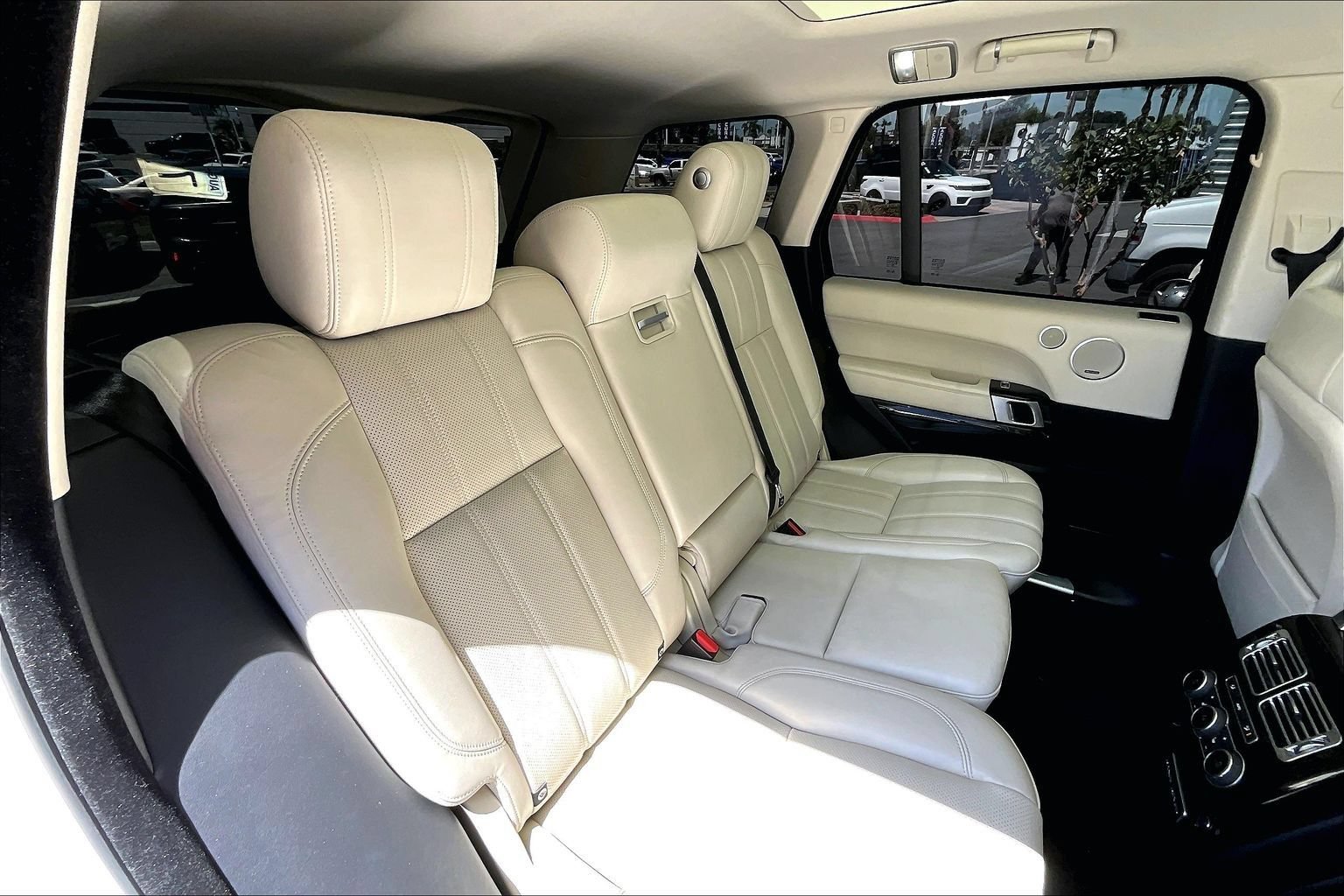 Used 2016 Land Rover Range Rover Supercharged AWD/4WD image 27