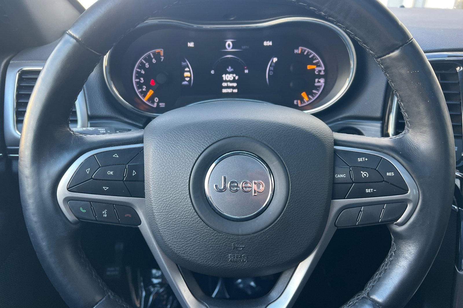 Used 2022 Jeep Grand Cherokee Limited image 25