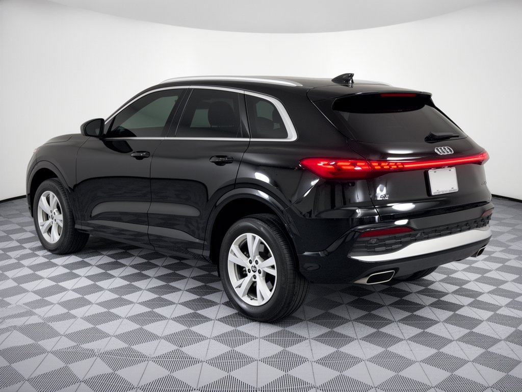 Certified 2025 Audi Q5 Premium w/ Convenience Package AWD/4WD image 3
