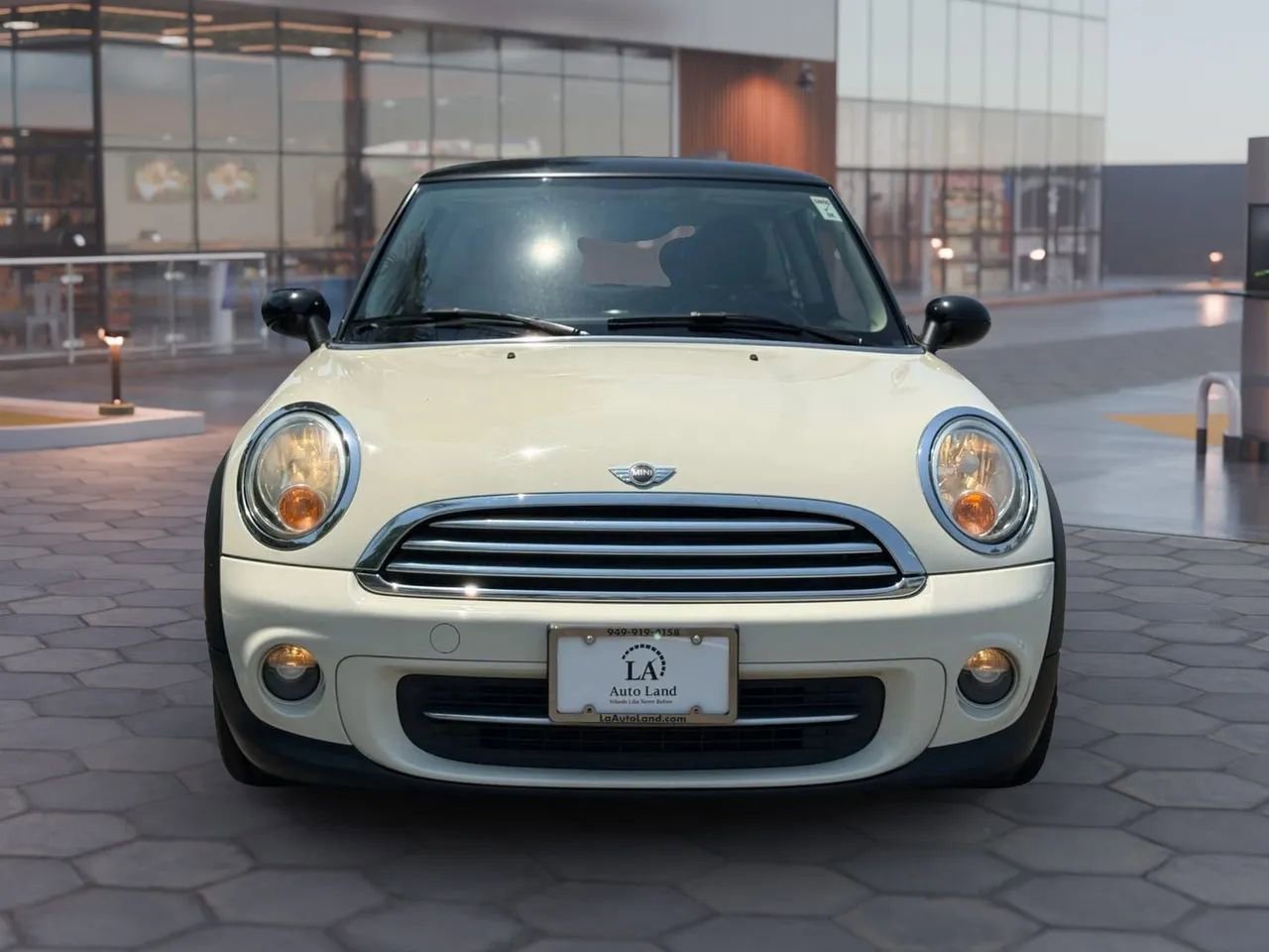 Used 2013 MINI Cooper Hardtop image 9
