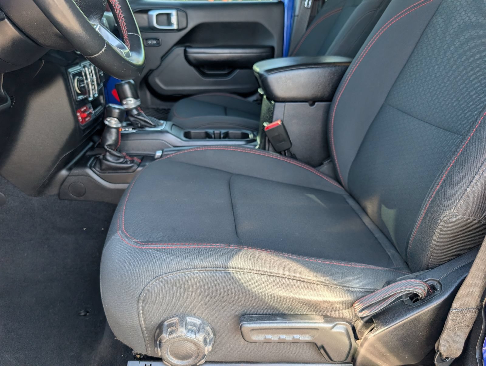Used 2019 Jeep Wrangler Unlimited Rubicon AWD/4WD image 15