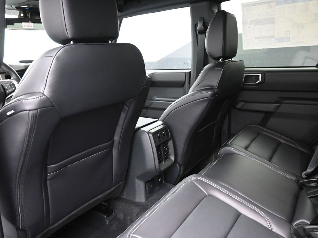 New 2025 Ford Bronco Outer Banks video 2