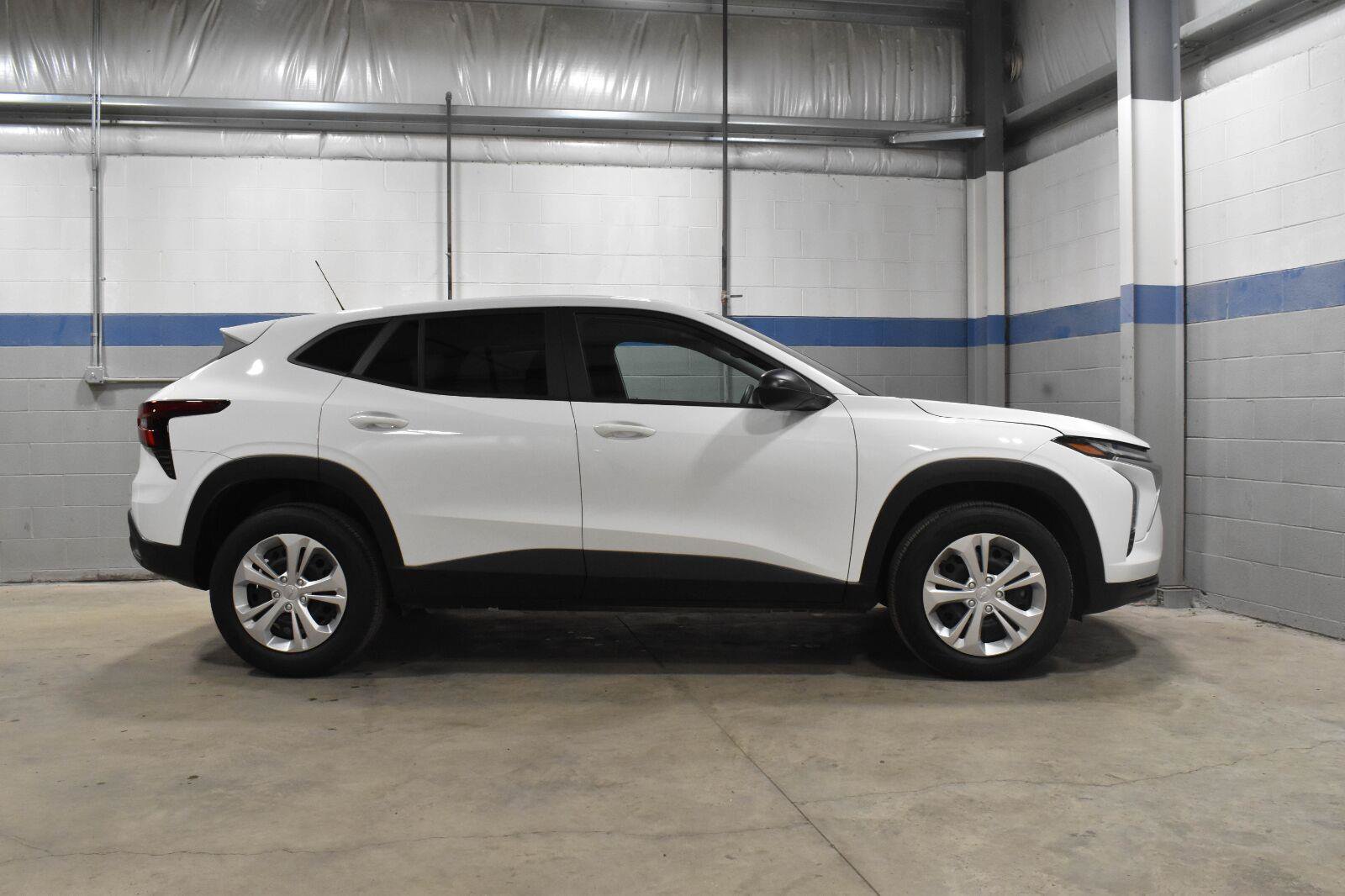 Used 2026 Chevrolet Trax LS w/ Driver Confidence Package FWD image 25
