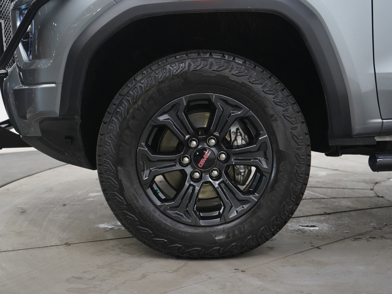 Used 2025 GMC Canyon Elevation w/ Convenience Package image 29