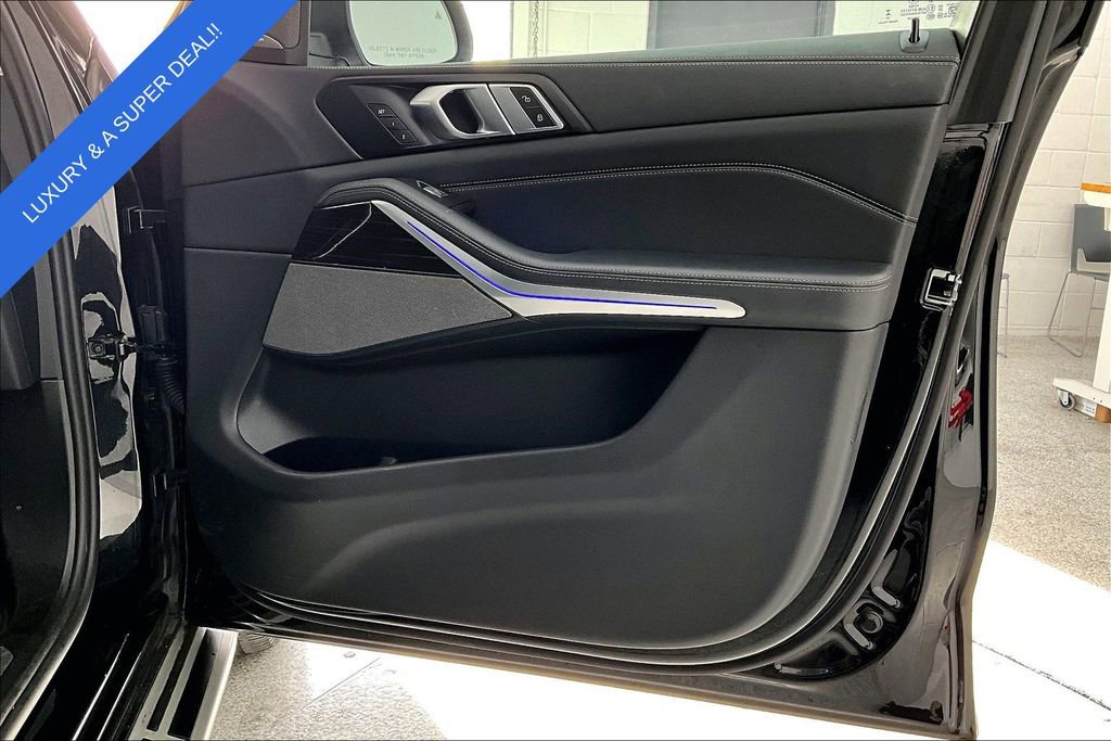 Used 2025 BMW X7 xDrive40i image 26