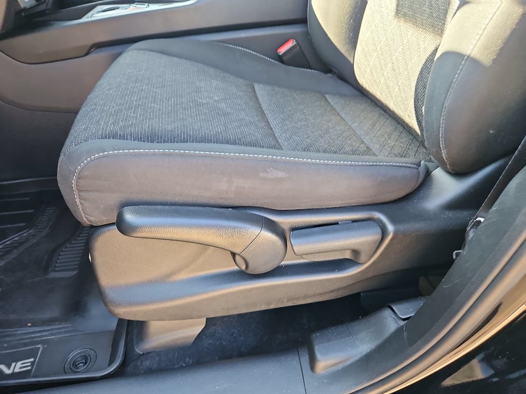 Used 2025 Honda Ridgeline Sport image 16