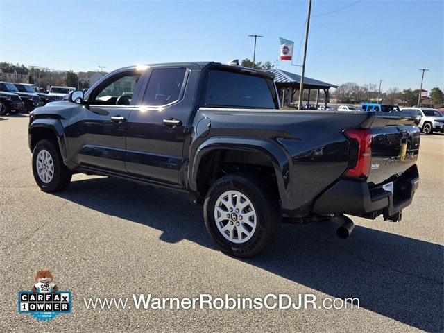 Used 2025 Toyota Tacoma SR image 9