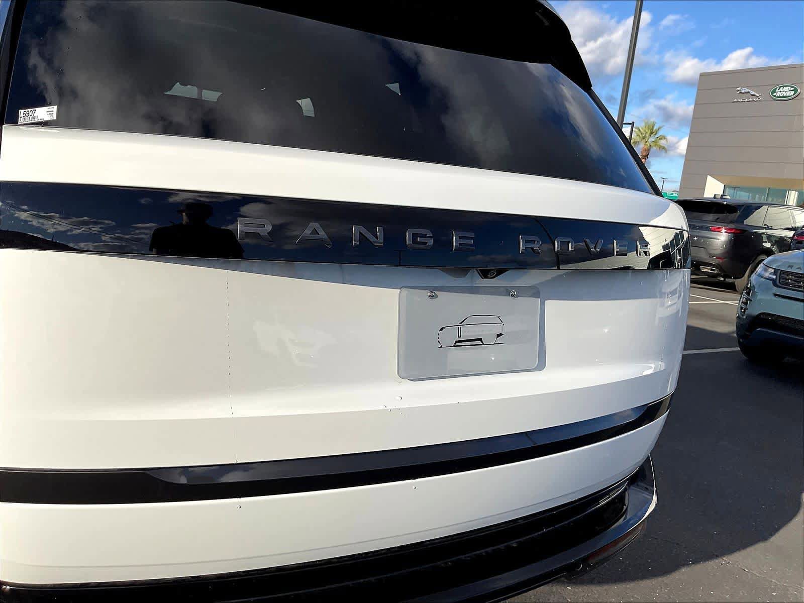 New 2025 Land Rover Range Rover SE image 26
