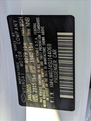 Used 2025 Hyundai Elantra SEL FWD image 17