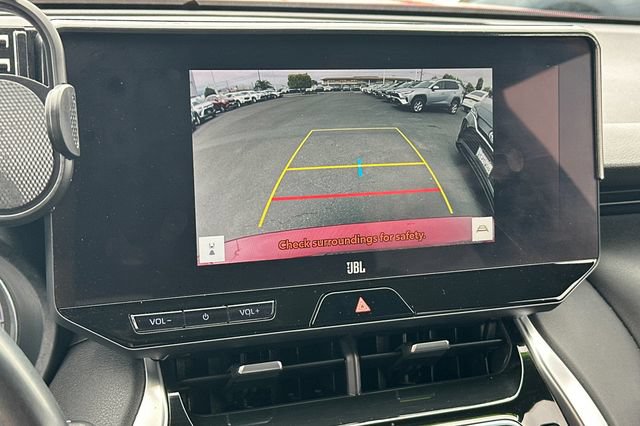 Used 2023 Toyota Venza XLE AWD/4WD image 24
