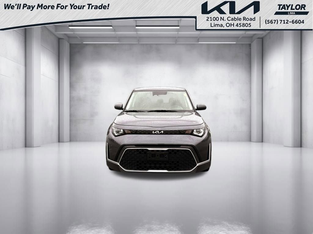 Used 2023 Kia Soul LX w/ Option Group 015 FWD image 4