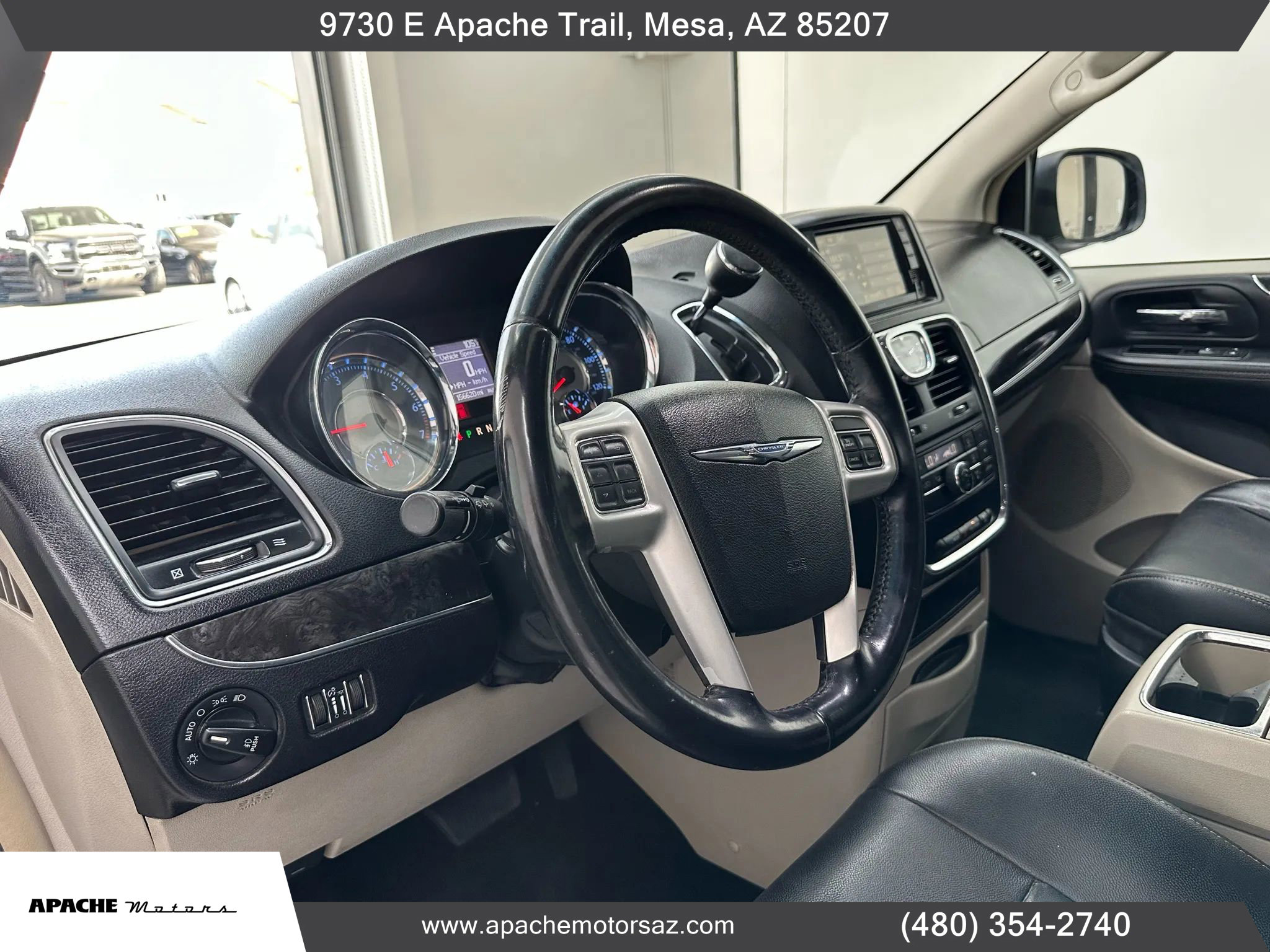 Used 2014 Chrysler Town & Country Touring image 19