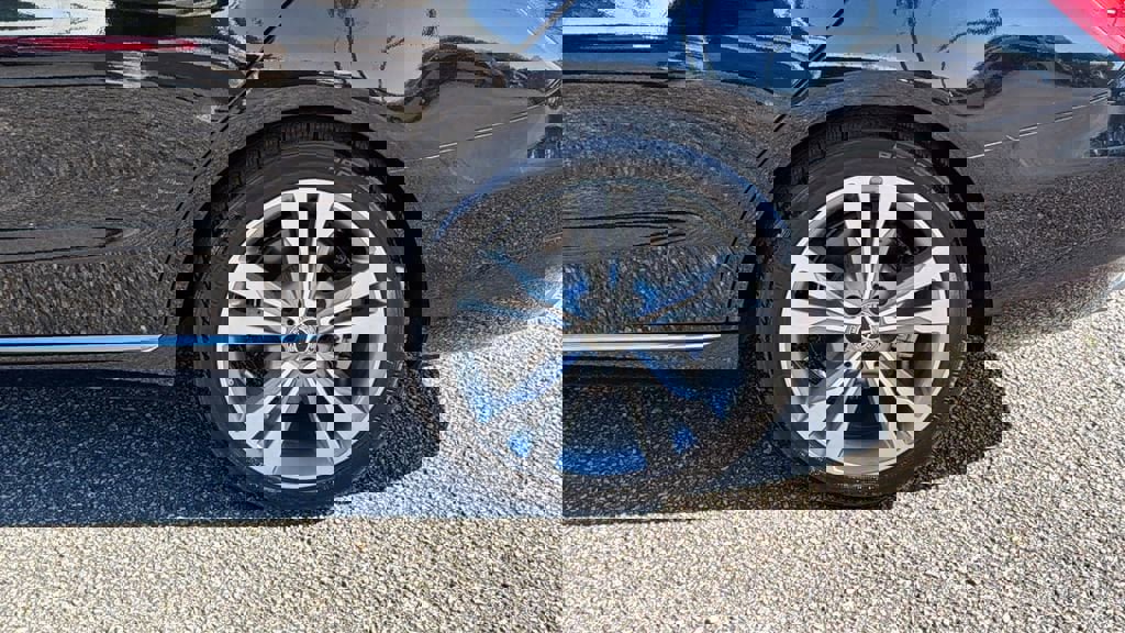 Used 2018 Mercedes-Benz C 300 Sedan image 9