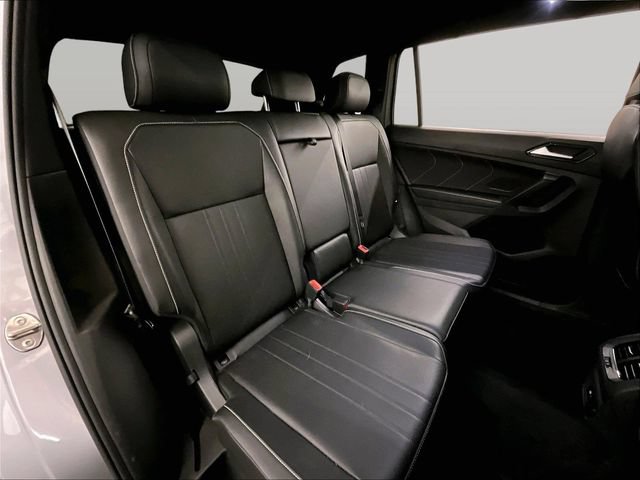 Used 2024 Volkswagen Tiguan SE R-Line AWD/4WD image 26