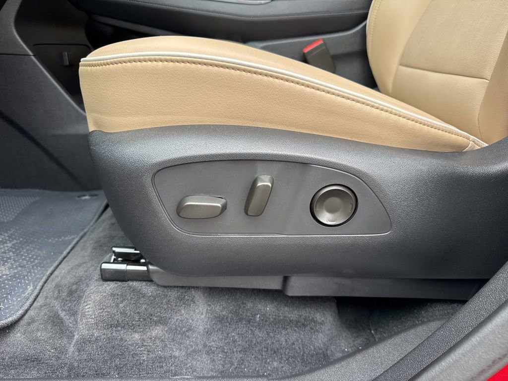 Used 2025 Buick Enclave Preferred w/ Power Package image 18
