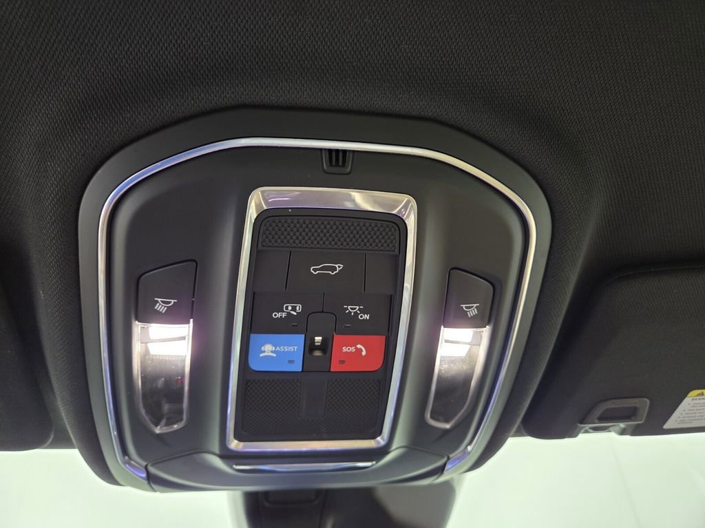 Certified 2025 Jeep Grand Cherokee Limited image 19