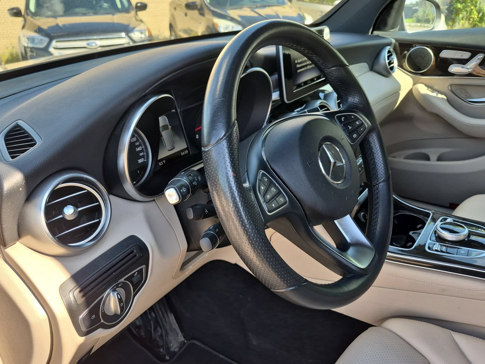 Used 2018 Mercedes-Benz GLC 300 4MATIC image 10