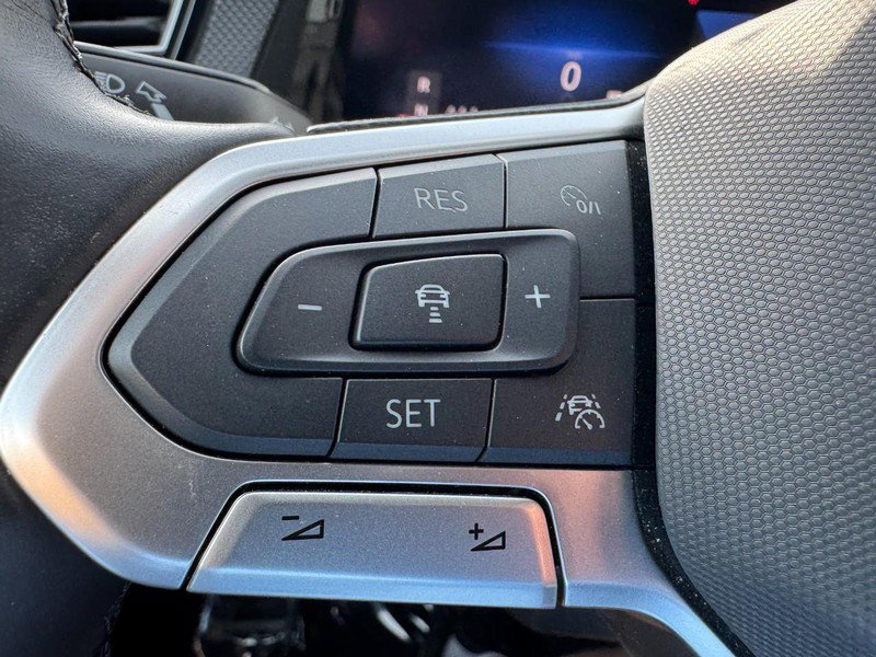 Used 2024 Volkswagen Atlas Cross Sport SEL Premium R-Line AWD/4WD image 18