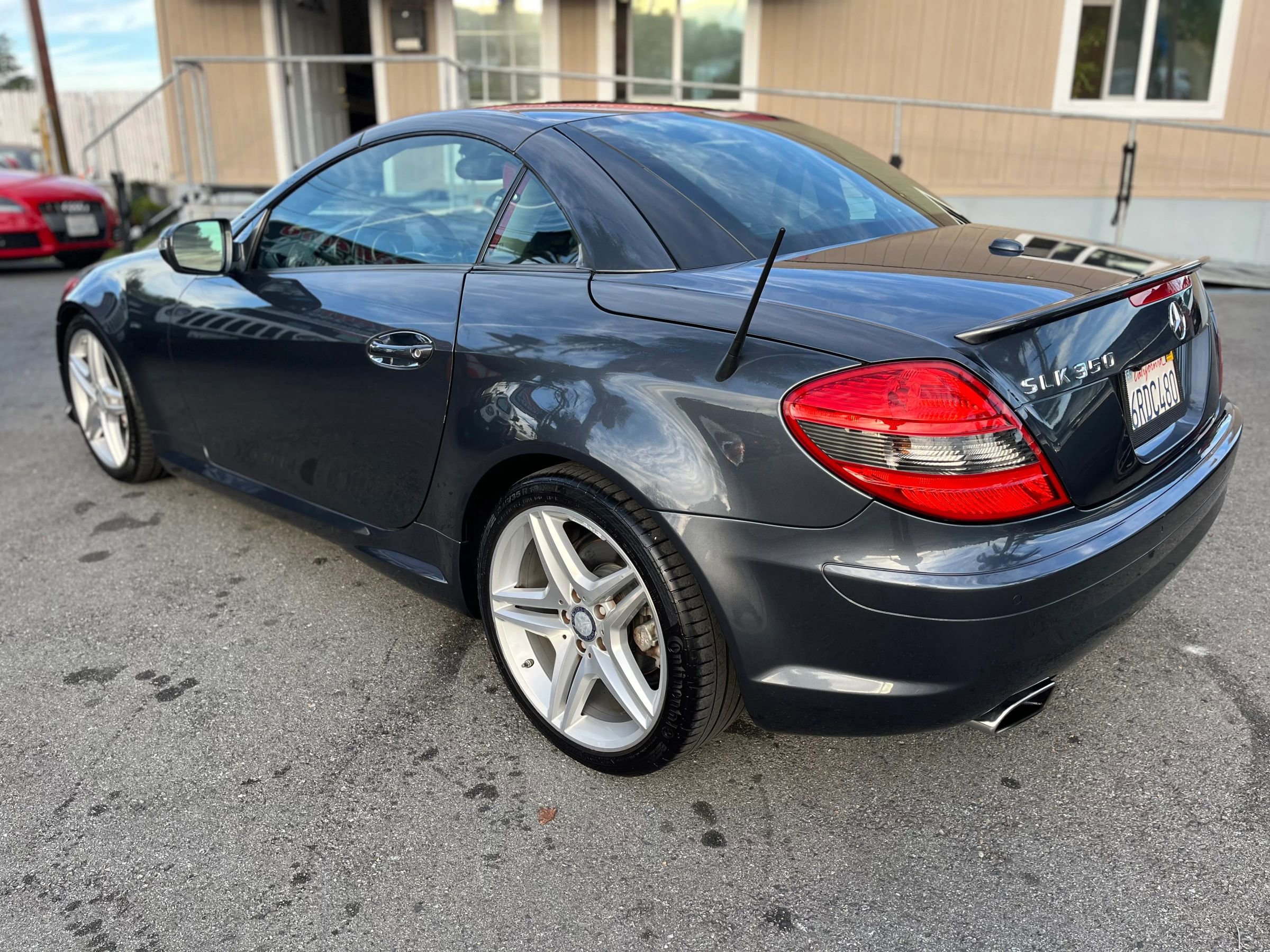 Used 2011 Mercedes-Benz SLK 350 image 10
