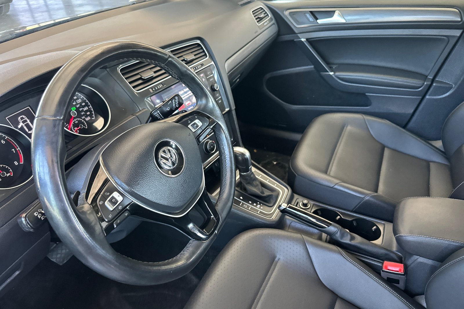 Used 2019 Volkswagen Golf SE w/ Driver Assistance Package FWD image 10