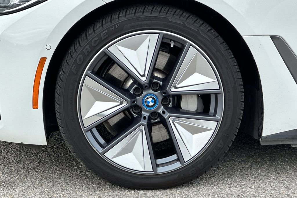 Used 2023 BMW i4 eDrive40 w/ Premium Package image 31