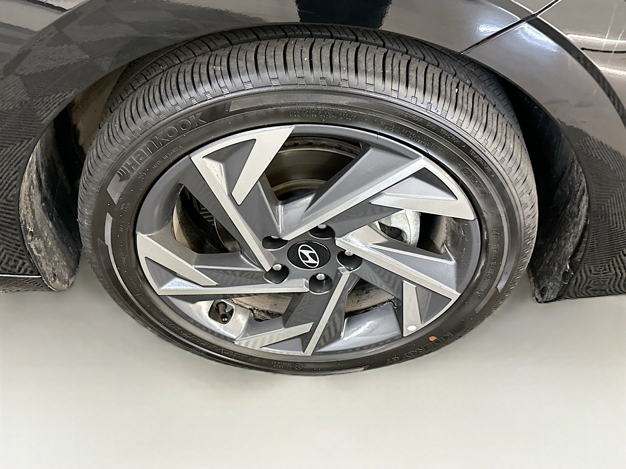 Used 2025 Hyundai Elantra SEL image 11