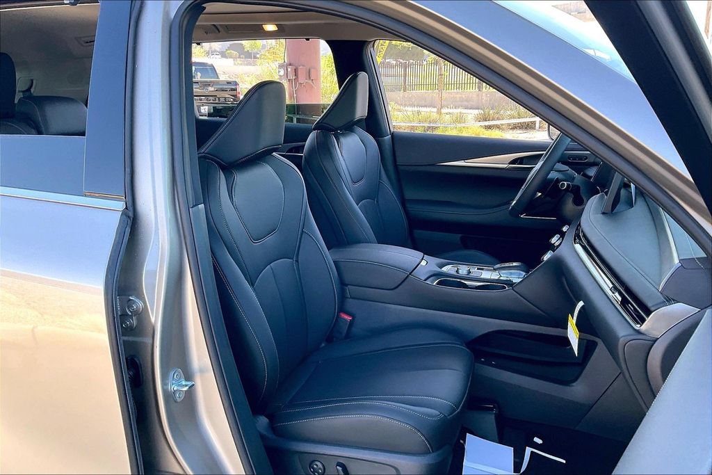 New 2026 INFINITI QX60 Luxe w/ Cargo Package FWD image 11