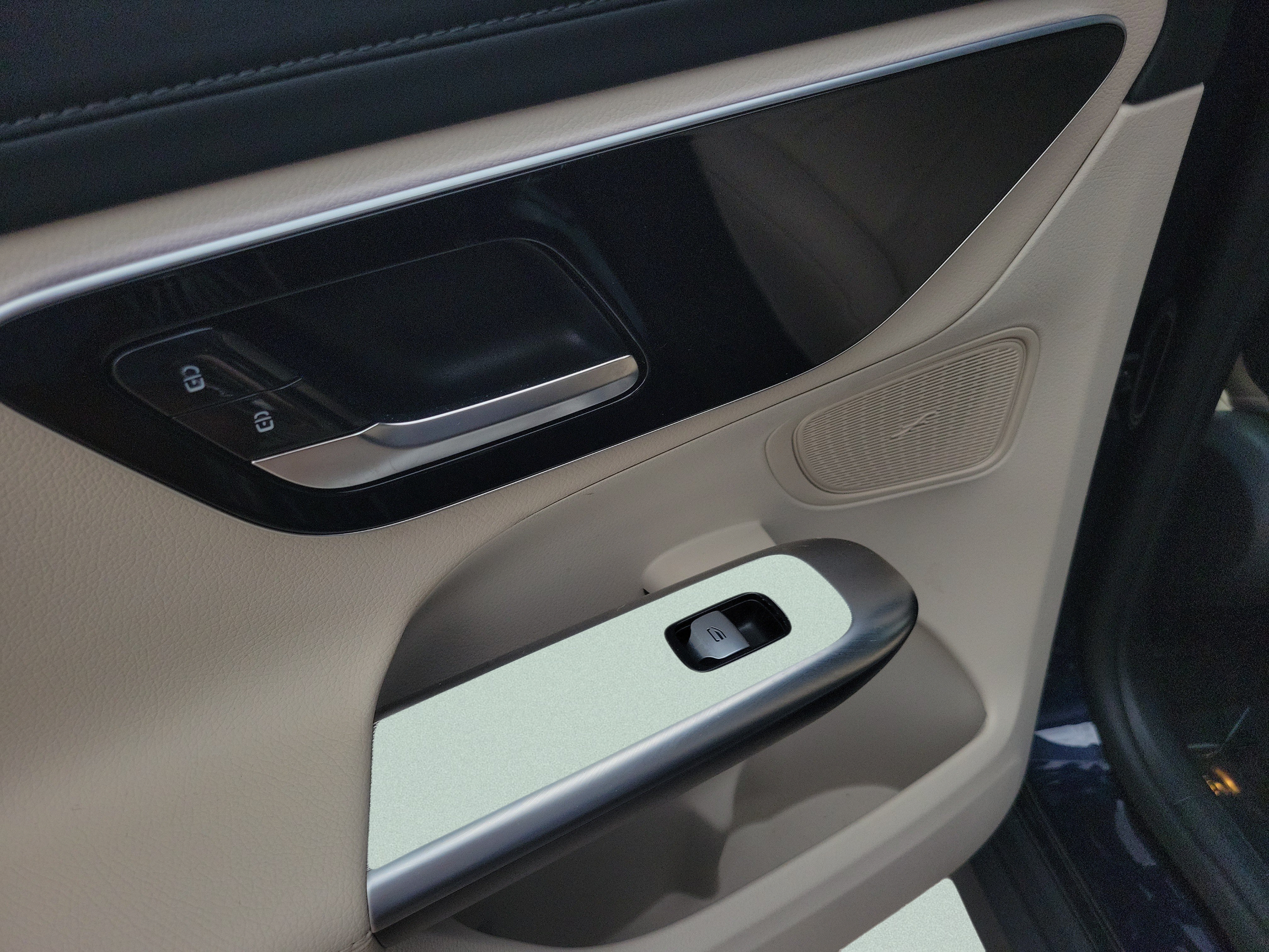 Certified 2024 Mercedes-Benz GLC 300 4MATIC image 8