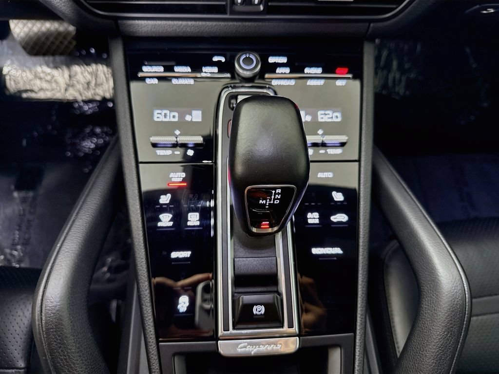 Used 2020 Porsche Cayenne AWD/4WD image 16