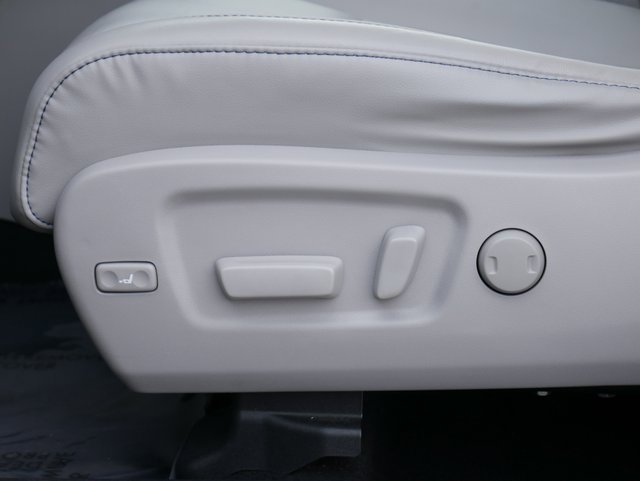 Used 2019 Toyota Highlander XLE image 14