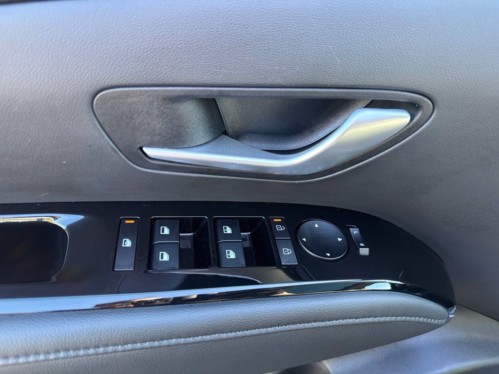 Certified 2026 Hyundai Tucson Limited AWD/4WD image 14
