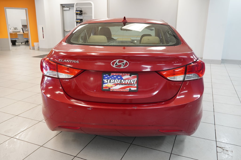 Used 2013 Hyundai Elantra GLS FWD image 8