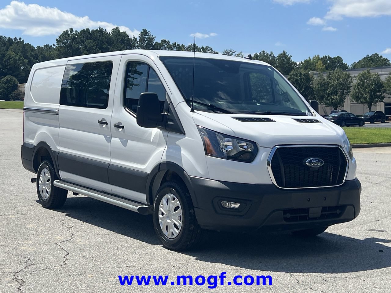 Used 2025 Ford Transit 250 Low Roof w/ Exterior Upgrade Package RWD image 4