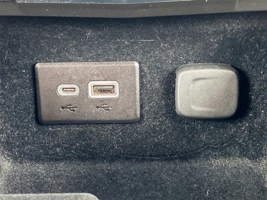 Used 2023 Cadillac XT4 Premium Luxury w/ Cold Weather Package image 28