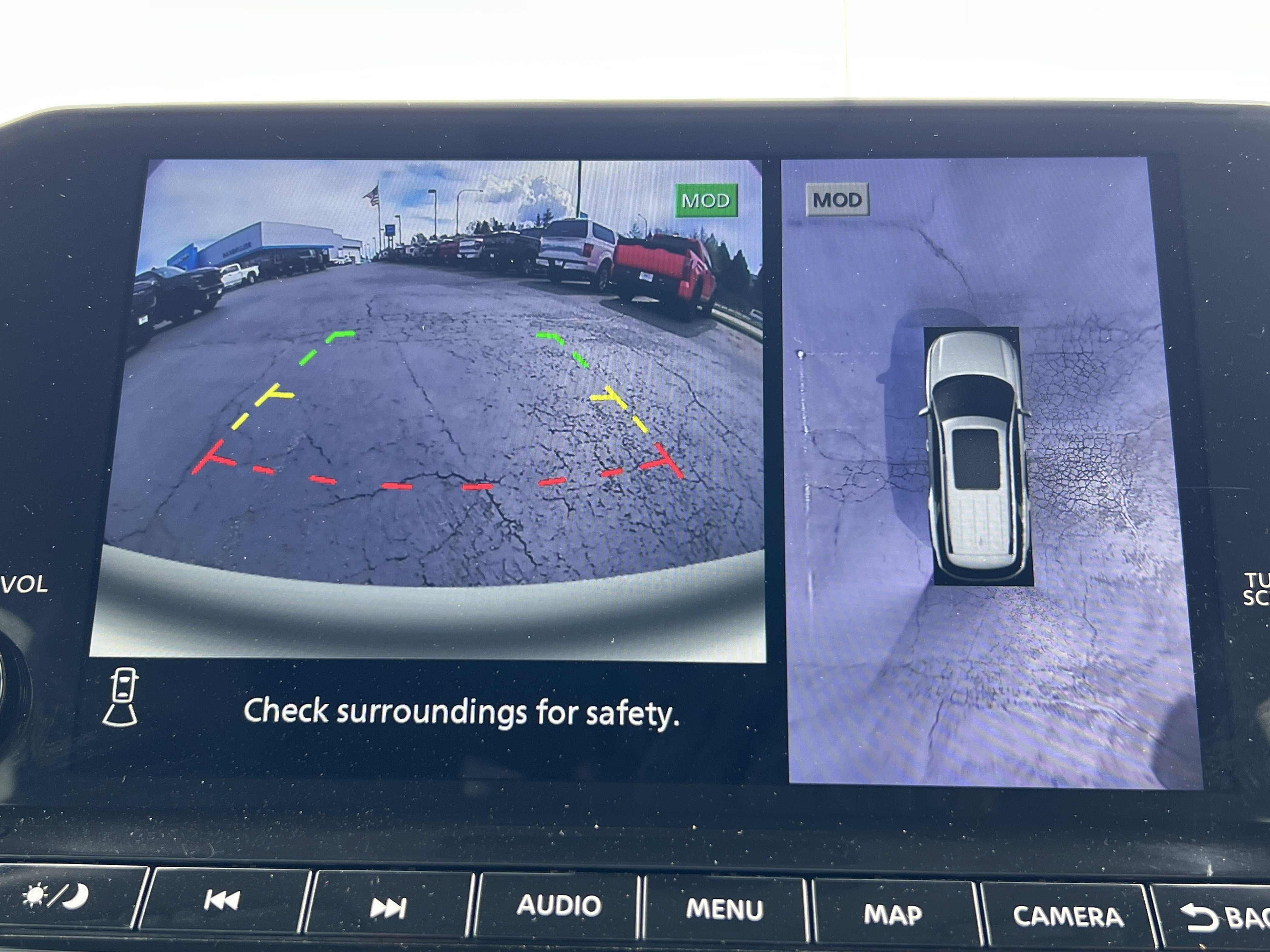 Used 2025 Nissan Pathfinder SL AWD/4WD image 13