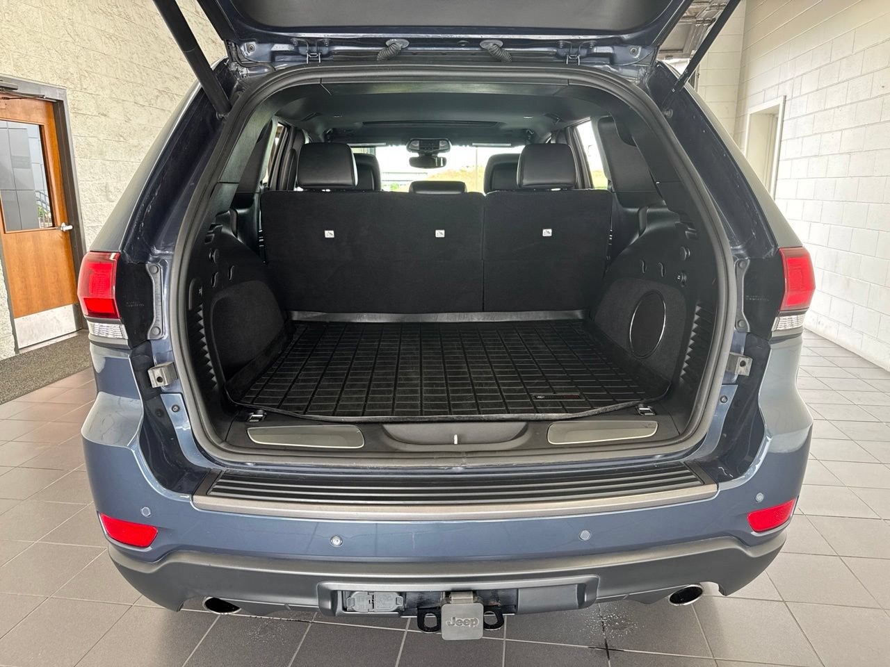 Used 2021 Jeep Grand Cherokee Trailhawk w/ Premium Lighting Group AWD/4WD image 9