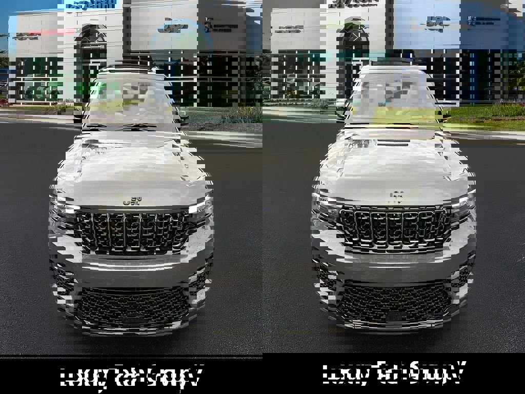 New 2025 Jeep Grand Cherokee Summit image 2