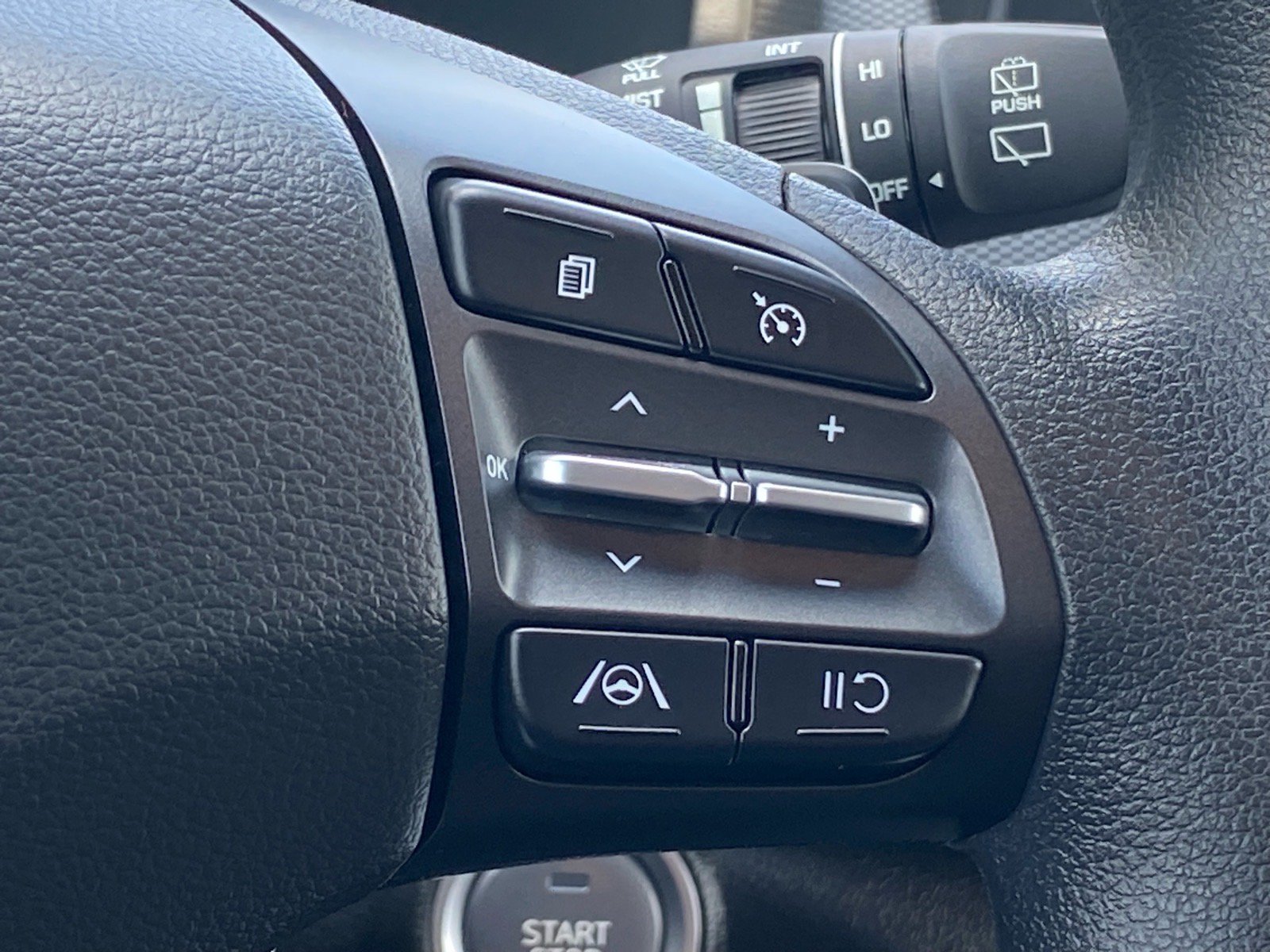 Used 2023 Hyundai Kona SE FWD image 8