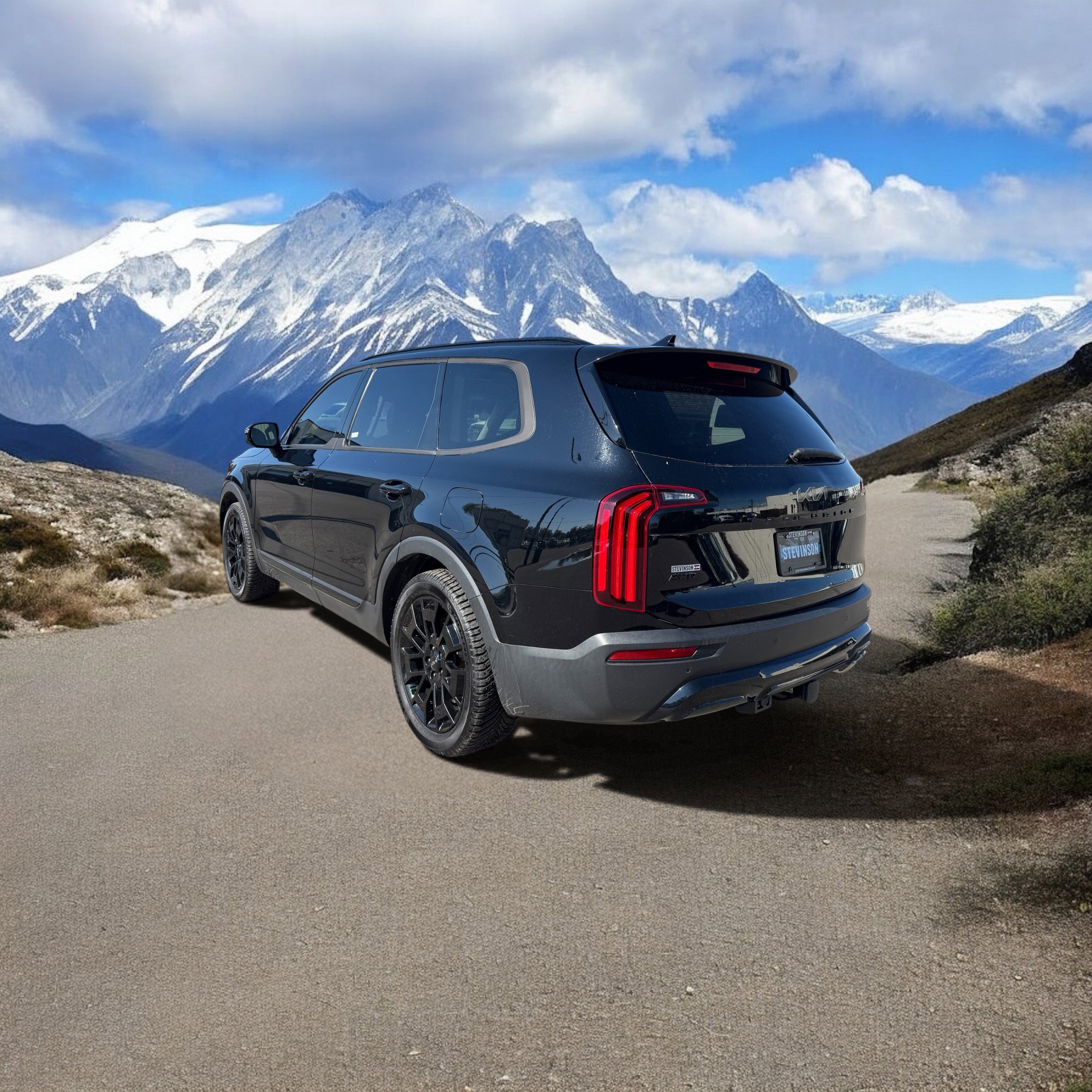 Used 2022 Kia Telluride SX w/ SX Prestige Package AWD/4WD image 3