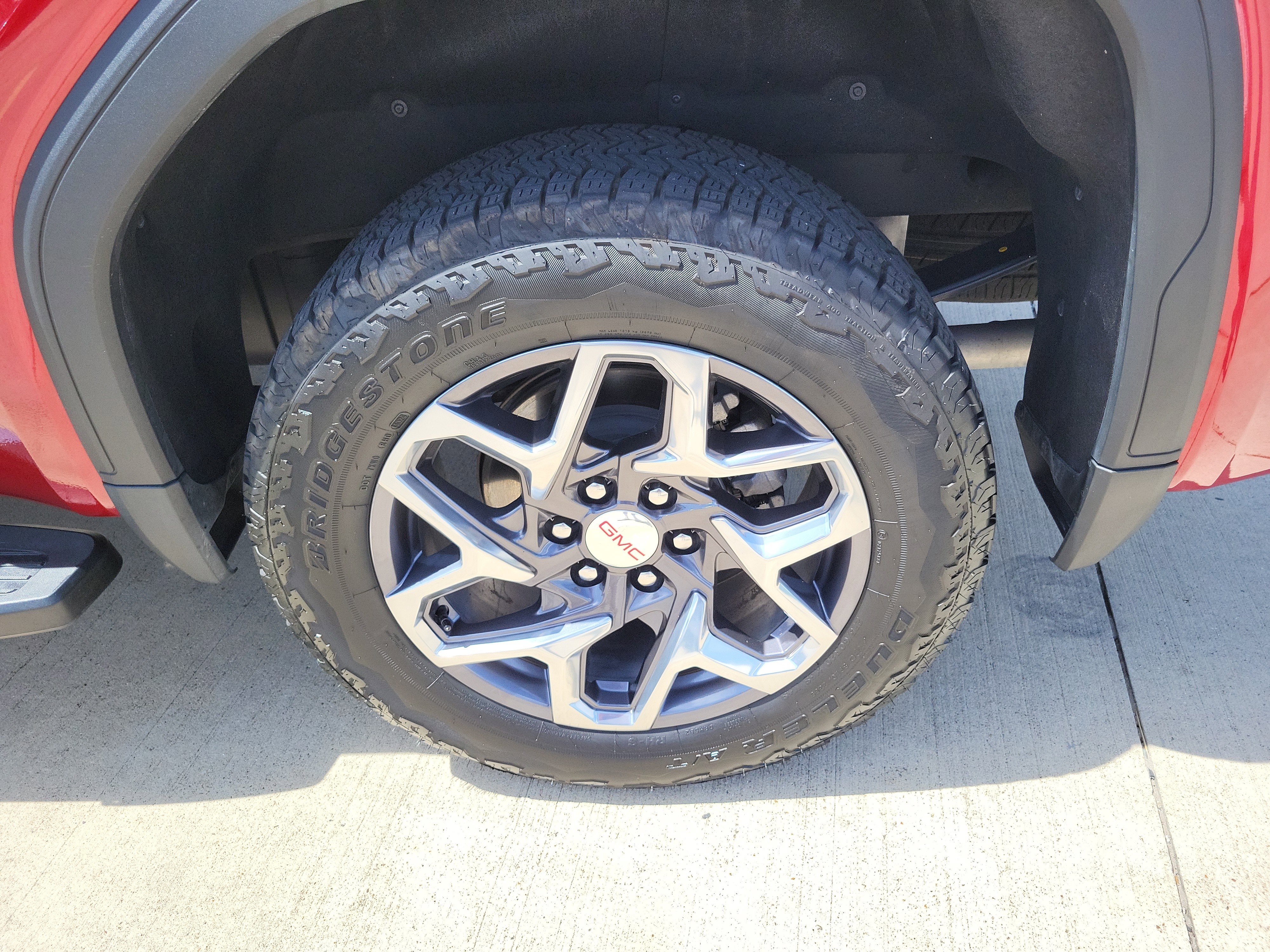 Used 2025 GMC Sierra 1500 SLT image 26