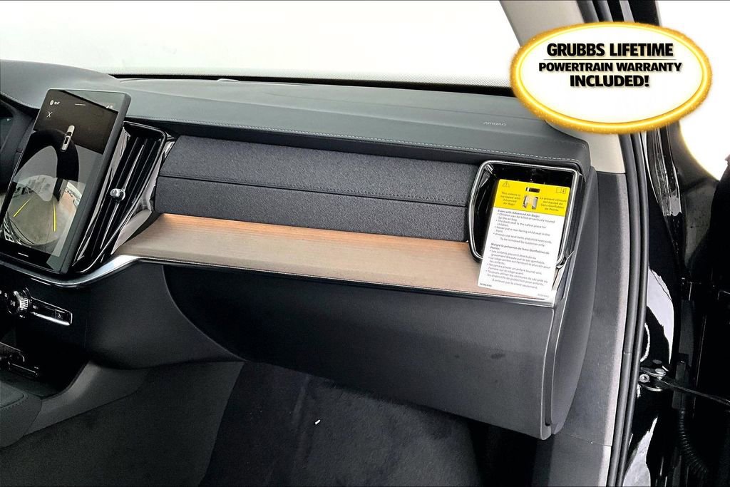 New 2026 Volvo XC90 T8 Core image 19