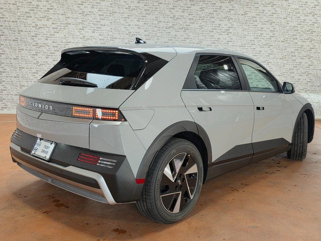 New 2026 Hyundai Ioniq 5 SEL image 7
