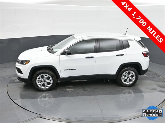 Used 2025 Jeep Compass Sport image 34