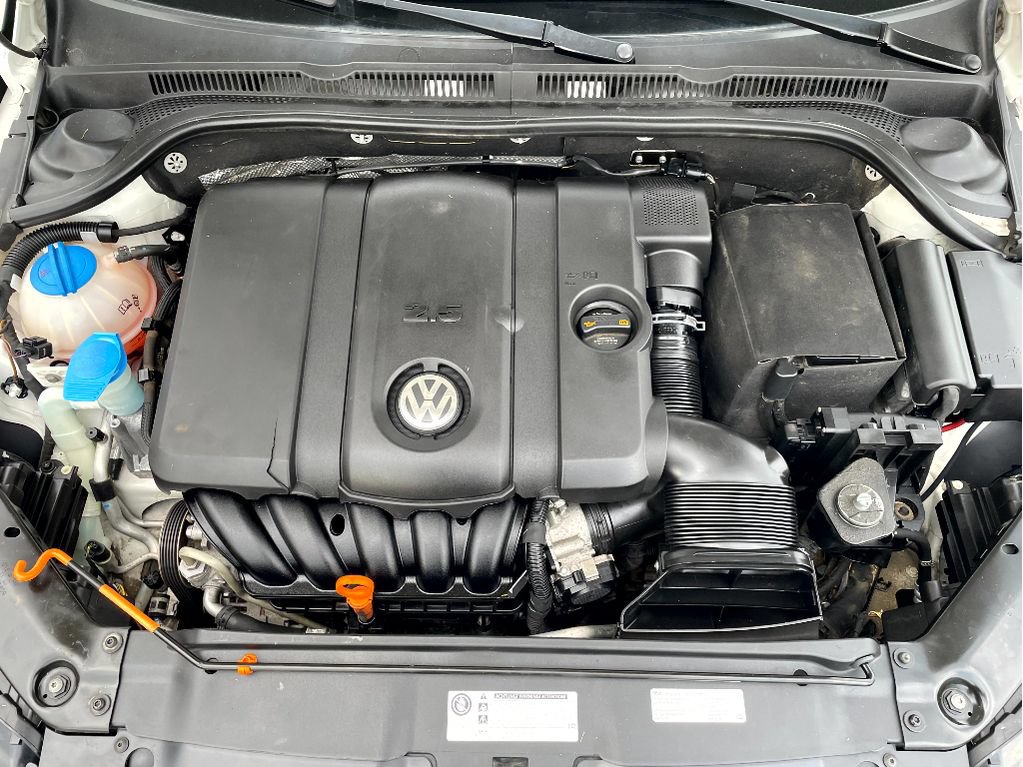 Used 2013 Volkswagen Jetta SE FWD image 8