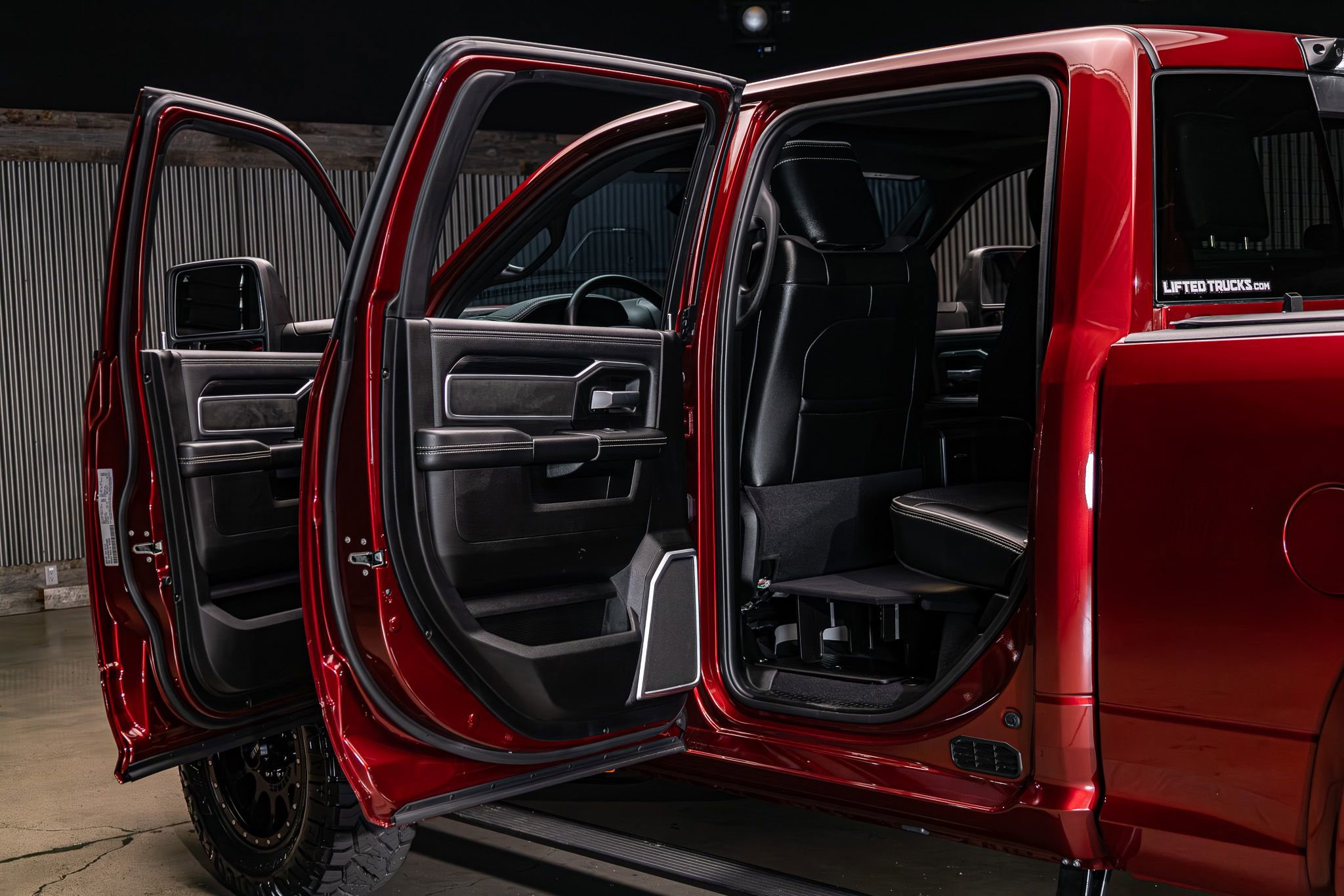 Used 2024 RAM 2500 Laramie w/ Night Edition image 28