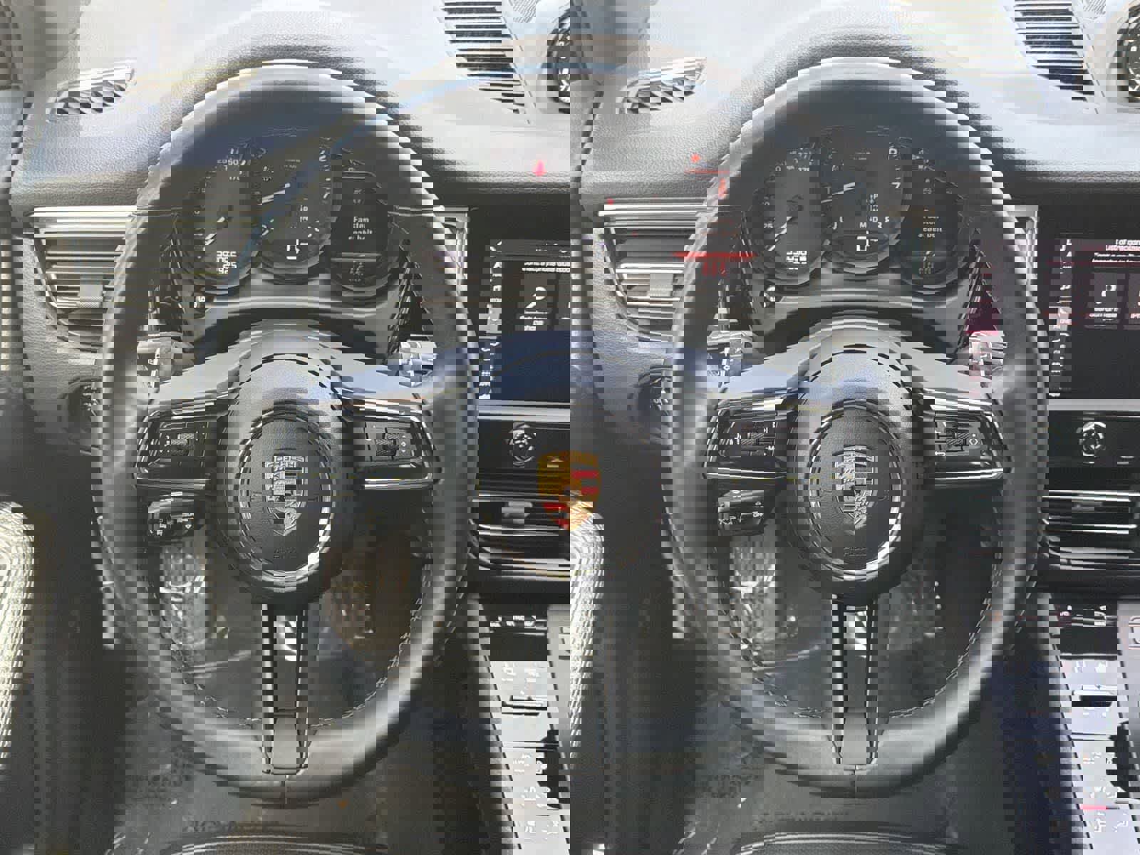 Used 2022 Porsche Macan image 12